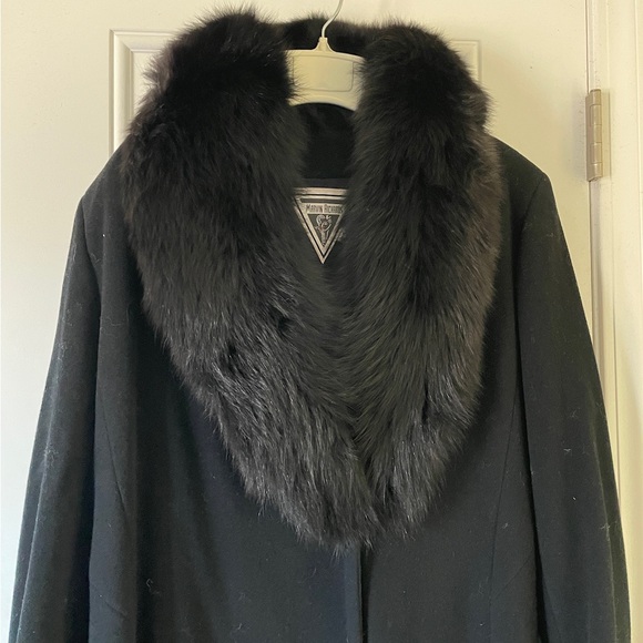 Full-length wool + cashmere coat with fur trim. Black. Size small - Picture 2 of 6